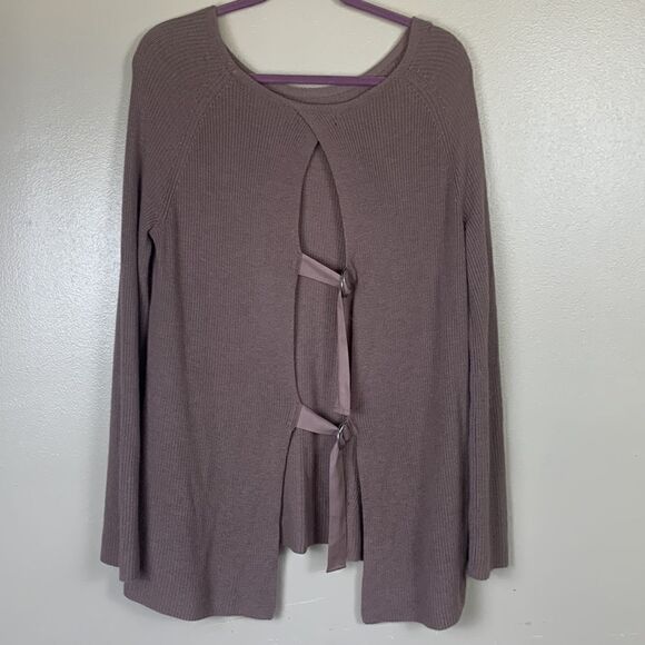 Beautiful women’s TROUVÉ sweater bell sleeves open back cashmere blend - Picture 6 of 9